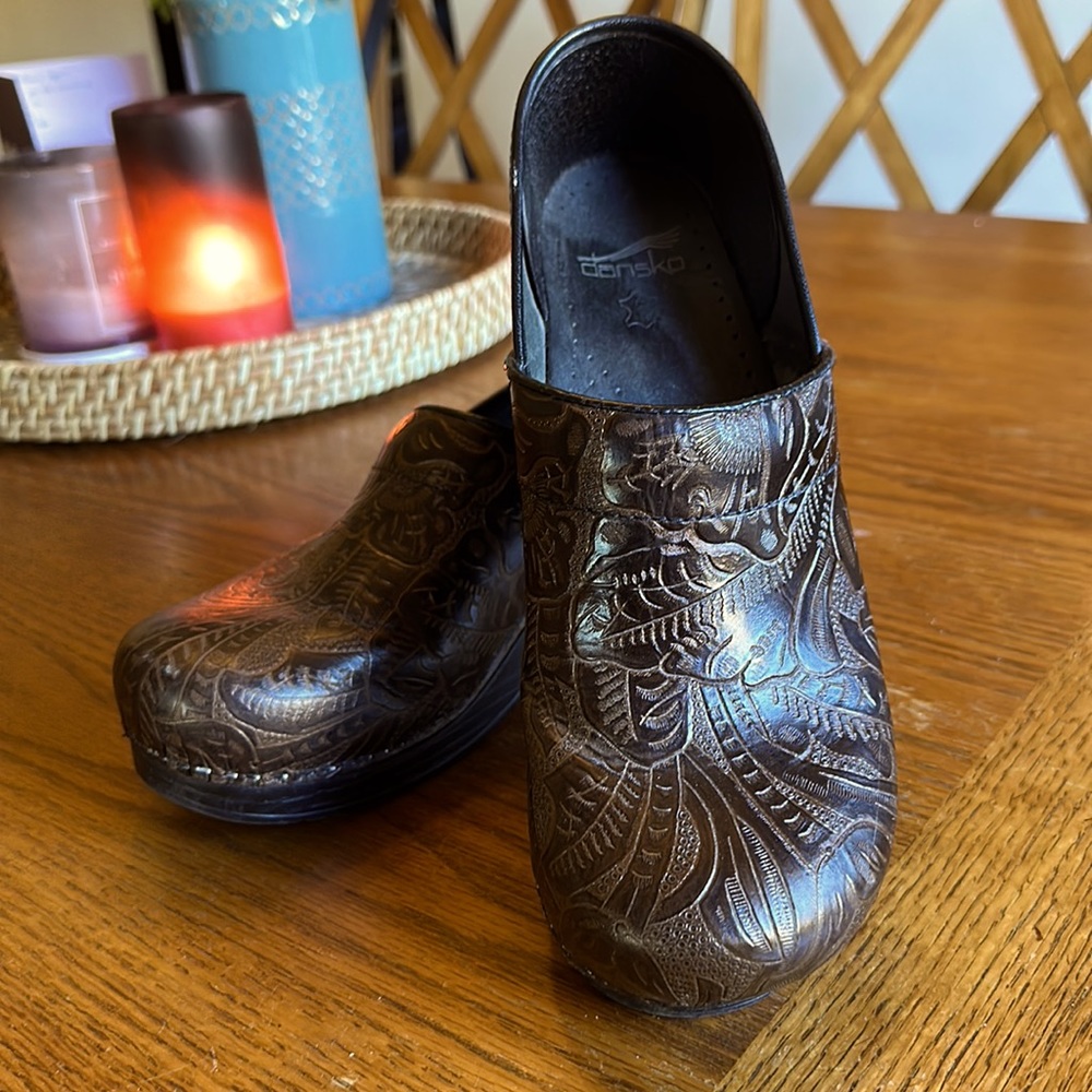 Dansko Professional Clog. Brown Tooled. Size 42.